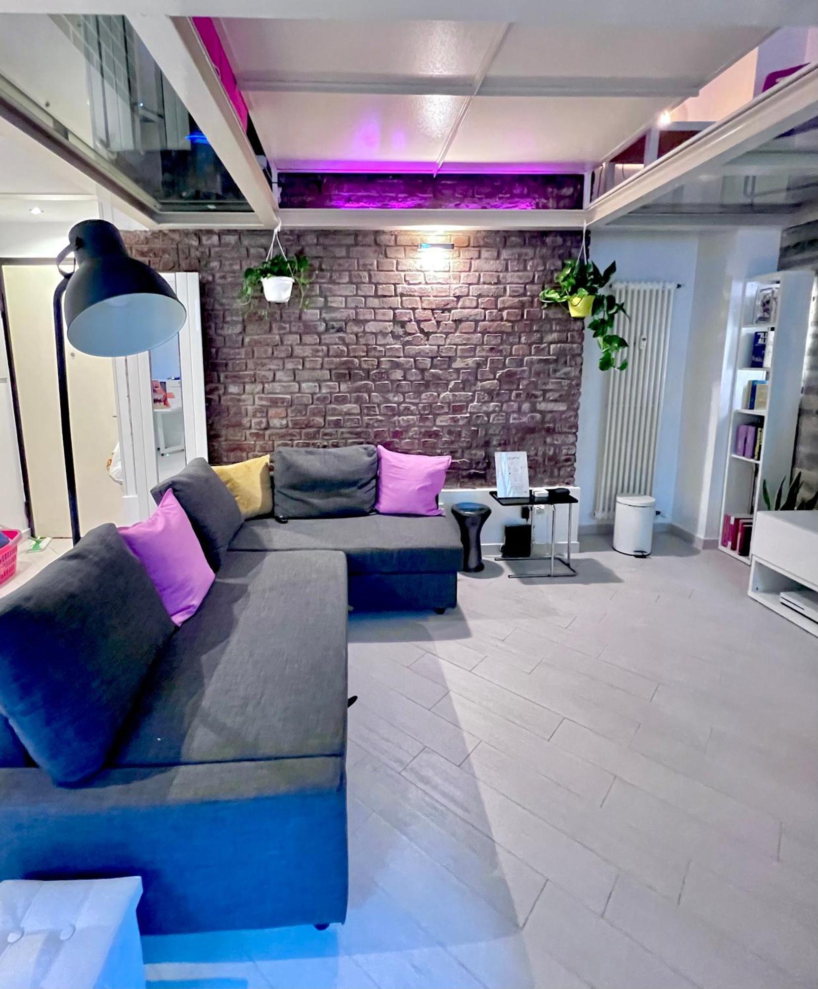 Apartment Glass Floor Loft *